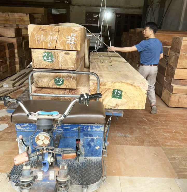 Kinh nghiệm mua bàn ghế phòng khách sofa gỗ tại xưởng giá gốc