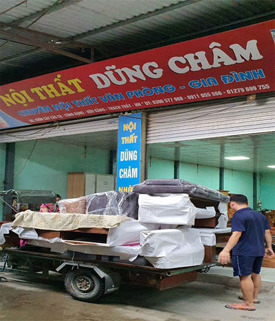 Vận chuyển hàng tới khách hàng